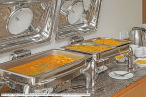 Buffet - Treebo D Consulate Hitech City (Hyderabad)