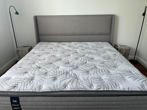 3 bedrooms, desk, iron/ironing board, travel cot