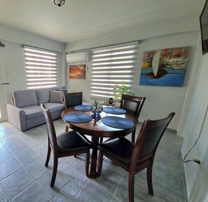 Dining - Pool+Walk to Beach+Fast WIFI+Coffee Station+Located in Rincón's Touristic Heart (Rincón)