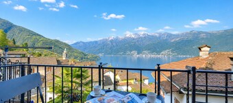 Casa Patrizia Caviano Gambarogno with Lake & Mountain Views, Caviano, Switzerland