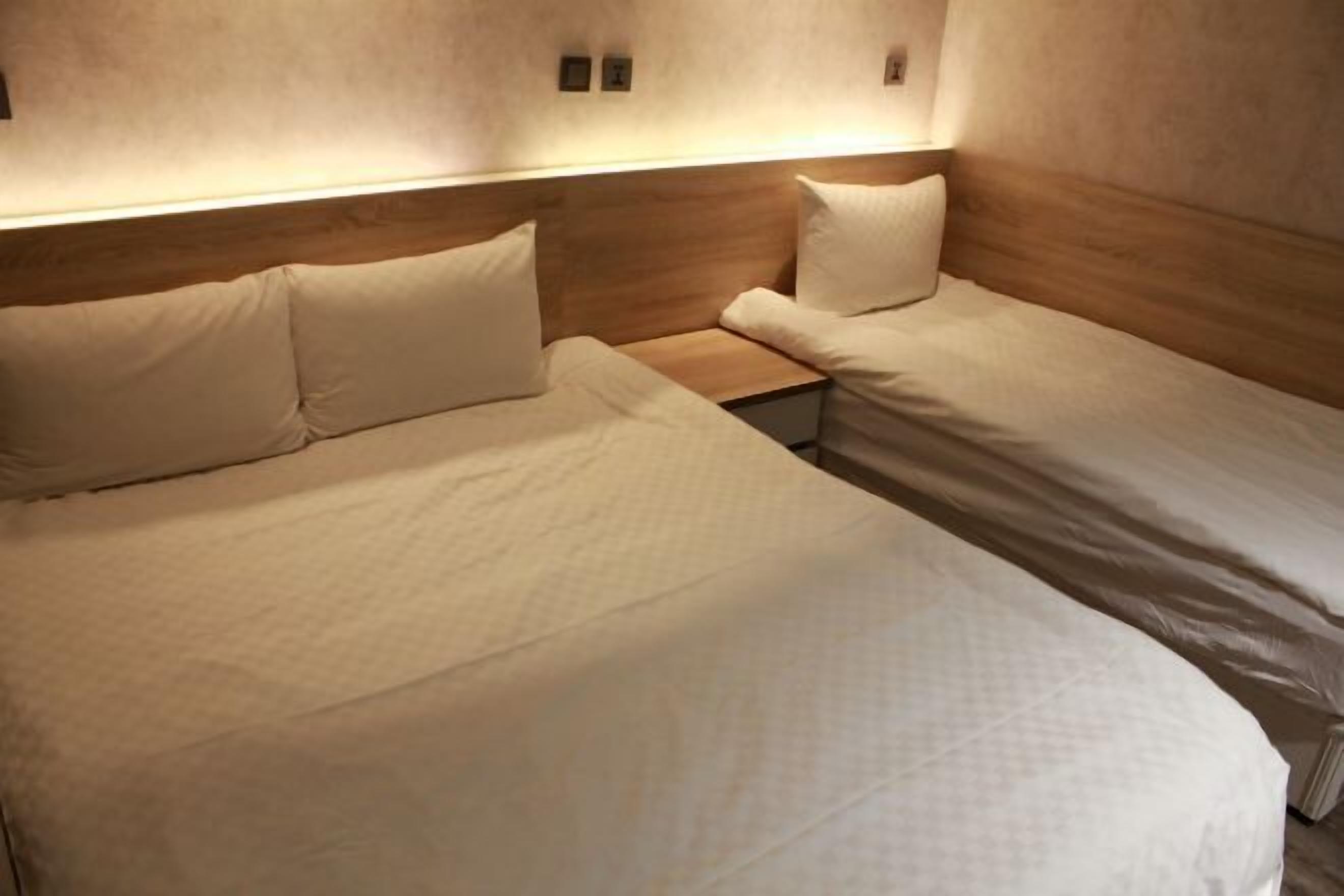 Free WiFi, bed sheets