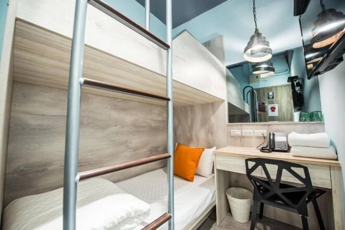 Free WiFi, bed sheets