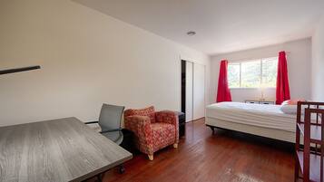 1 bedroom, iron/ironing board, WiFi