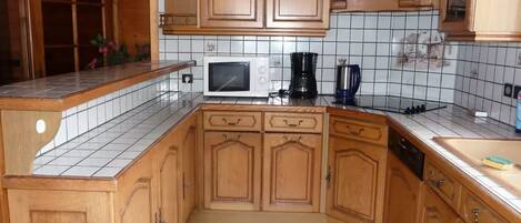 Kühlschrank, Mikrowelle, Geschirrspüler