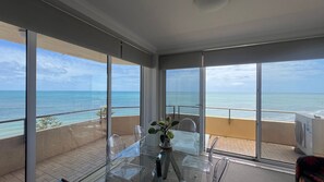 Dining - Best Views in Glenelg (Glenelg North)