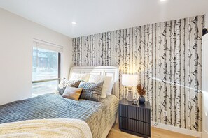 3 bedrooms, internet, bed sheets
