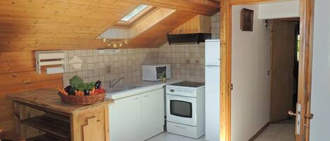 Réfrigérateur, micro-ondes, lave-vaisselle