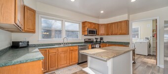 Creekside Cottage only 1 Mile from Pisgah National Forest!