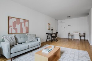 Télévision, chaîne hi-fi