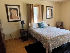 Room - Spacious 5-bedroom house in charming Owensboro with AC, WiFi (Owensboro)