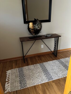 Interior - Spacious 5-bedroom house in charming Owensboro with AC, WiFi (Owensboro)