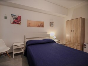 2 slaapkamers, een bureau, wifi, beddengoed