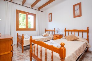 3 sovrum, strykjärn/strykbräda, gratis wi-fi och sängkläder