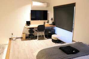 1 bedroom, desk, free WiFi, bed sheets