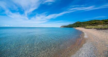 Boona Vista | Lake Michigan Beach Front Cottage