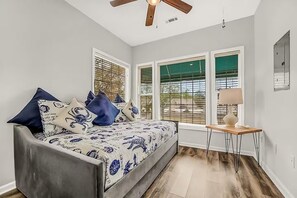 3 bedrooms, iron/ironing board, travel cot, WiFi - Seaside Escape: Pool, Pickleball, Putting Green & More - <2 Miles to the Beach! (Myrtle Beach)