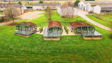 Exterior. Sustainable Pod on Old Chalford Farm