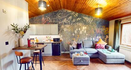 Cozy Telford Cottage Retreat in Insh, Cairngorms for Couples