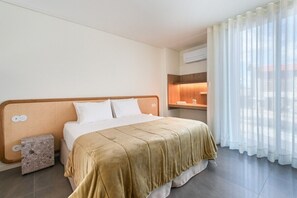 3 Schlafzimmer, Schreibtisch, Bügeleisen/Bügelbrett, Internetzugang