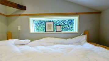 1 bedroom, desk, free WiFi, bed sheets