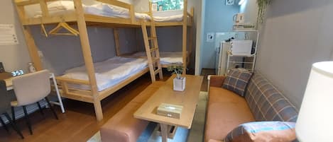 1 bedroom, desk, free WiFi, bed sheets