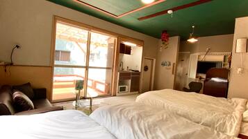 1 bedroom, desk, free WiFi, bed sheets