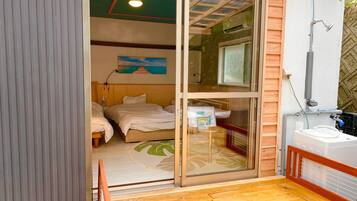 1 bedroom, desk, free WiFi, bed sheets