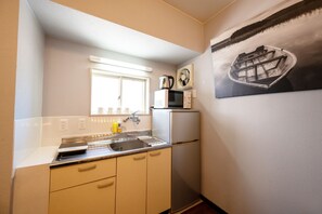 Fridge, microwave, stovetop, cookware/dishes/utensils - calm relaxing Scandinavian taste / Hyuga Miyazaki (Hyuga)