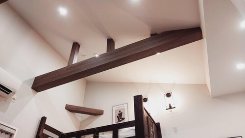 in a cottage with family  friends / Hyuga Miyazaki