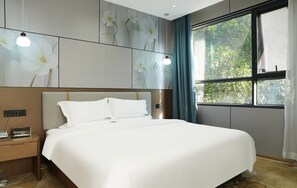 Bureau, espace de travail pour ordinateur portable, Wi-Fi gratuit