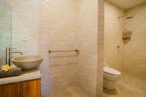 Dusche, Handtücher, Toilettenpapier