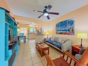 TV - Tropical Waves #1 2 bed 2 Bath Tropical Living Made Easy (Playas del Coco)