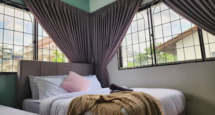 Premium PJ SS14 Bungalow House / 18Pax / SS2 / Plaza33 / UM / 中文房东 Petaling Jaya