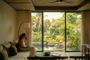 Grand Villa, 1 Bedroom, Balcony, Pool View | Living area