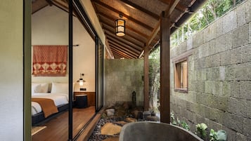 Suite Supérieure, balcon, vue jardin | Salle de bain