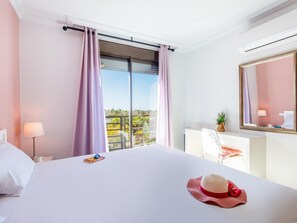 1 habitación, tabla de planchar con plancha y internet 