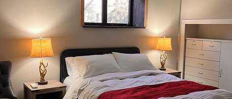 1 bedroom, in-room safe, desk, iron/ironing board