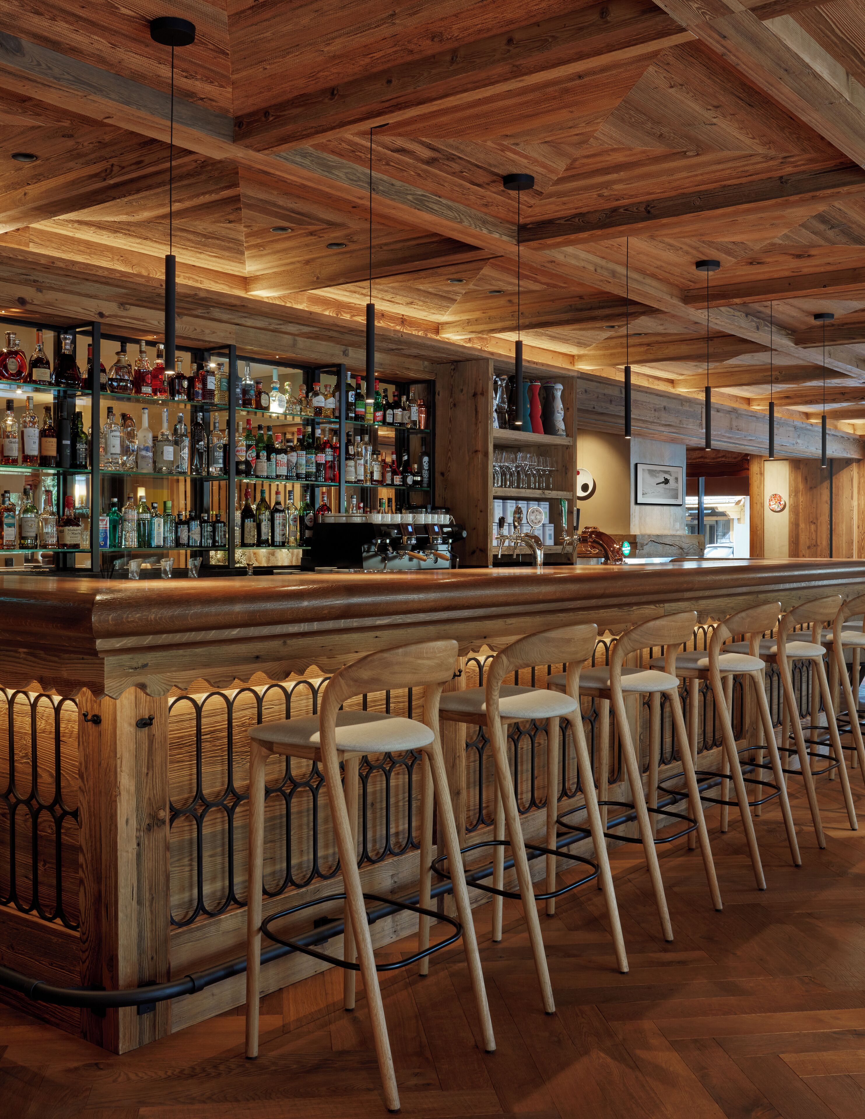 Bar (trong khuôn viên)