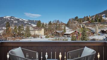Suite de lujo, balcón, vista a la montaña | Balcón