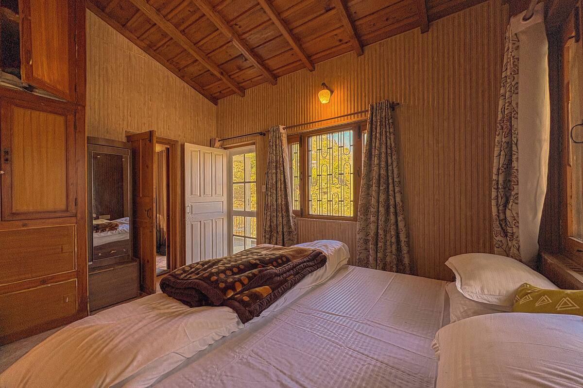 Deluxe kamer, uitzicht op heuvels | 1 slaapkamer, lakens van Egyptisch katoen, luxe beddengoed
