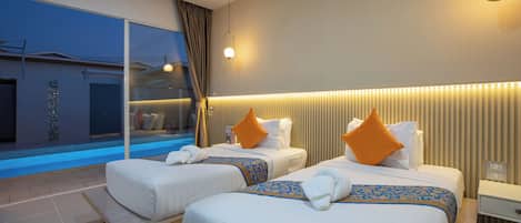 Deluxe twin room with pool access