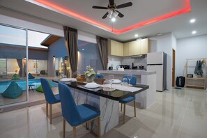 Mini-fridge, coffee/tea maker, electric kettle - Andaman Sea Best Pool Access & Villas   (Chalong)