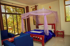 Classic Double Room, Balcony | Desk, laptop workspace, iron/ironing board (on request), WiFi (free)