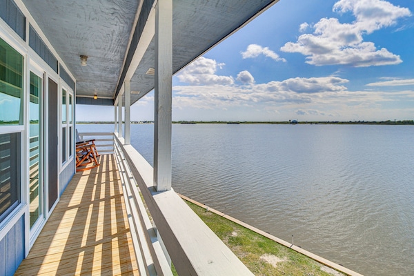 Port Lavaca Vacation Rental | 2BR | 2BA | Steps Required | 2,200 Sq Ft