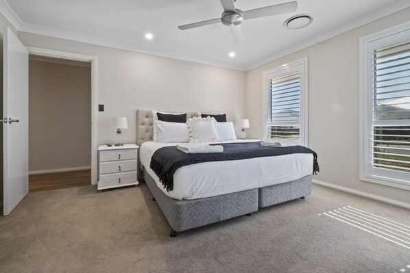 3 chambres, fer et planche à repasser, lit parapluie, Wi-Fi