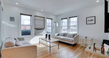 Walk to Roger Williams Park: Apt in Providence!