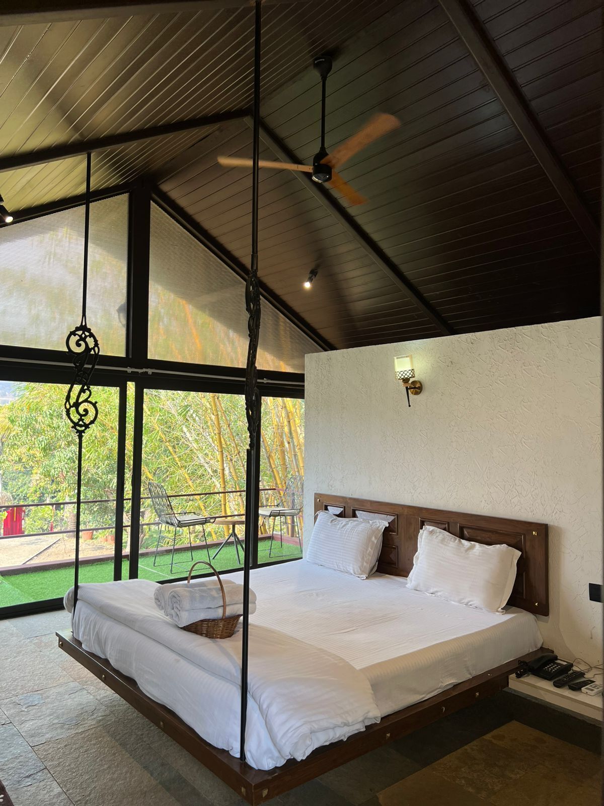 Desk, laptop workspace, free WiFi