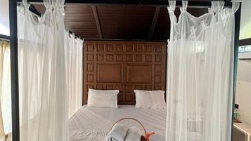 مكتب ومساحة عمل للكمبيوتر المحمول وواي فاي مجانًا