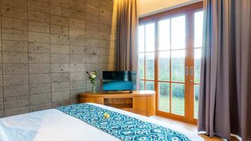 8 bedrooms, iron/ironing board, travel cot, WiFi