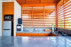 Micro-ondas, fogão, cooktop, chaleira elétrica